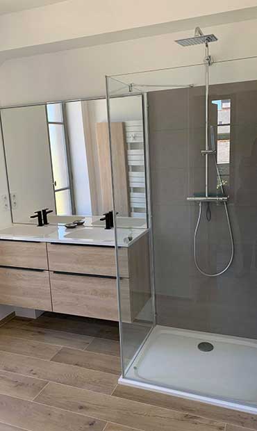 Pose de carrelages dans salle de bains